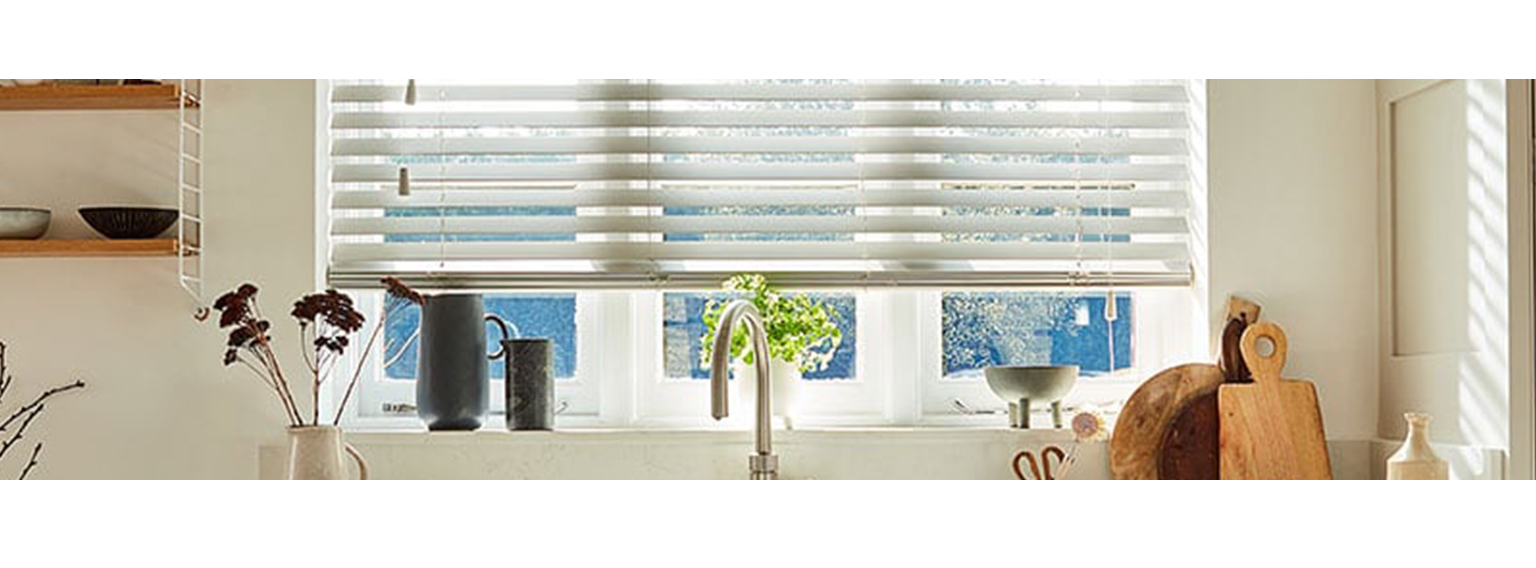  sunny kitchen with blinds 