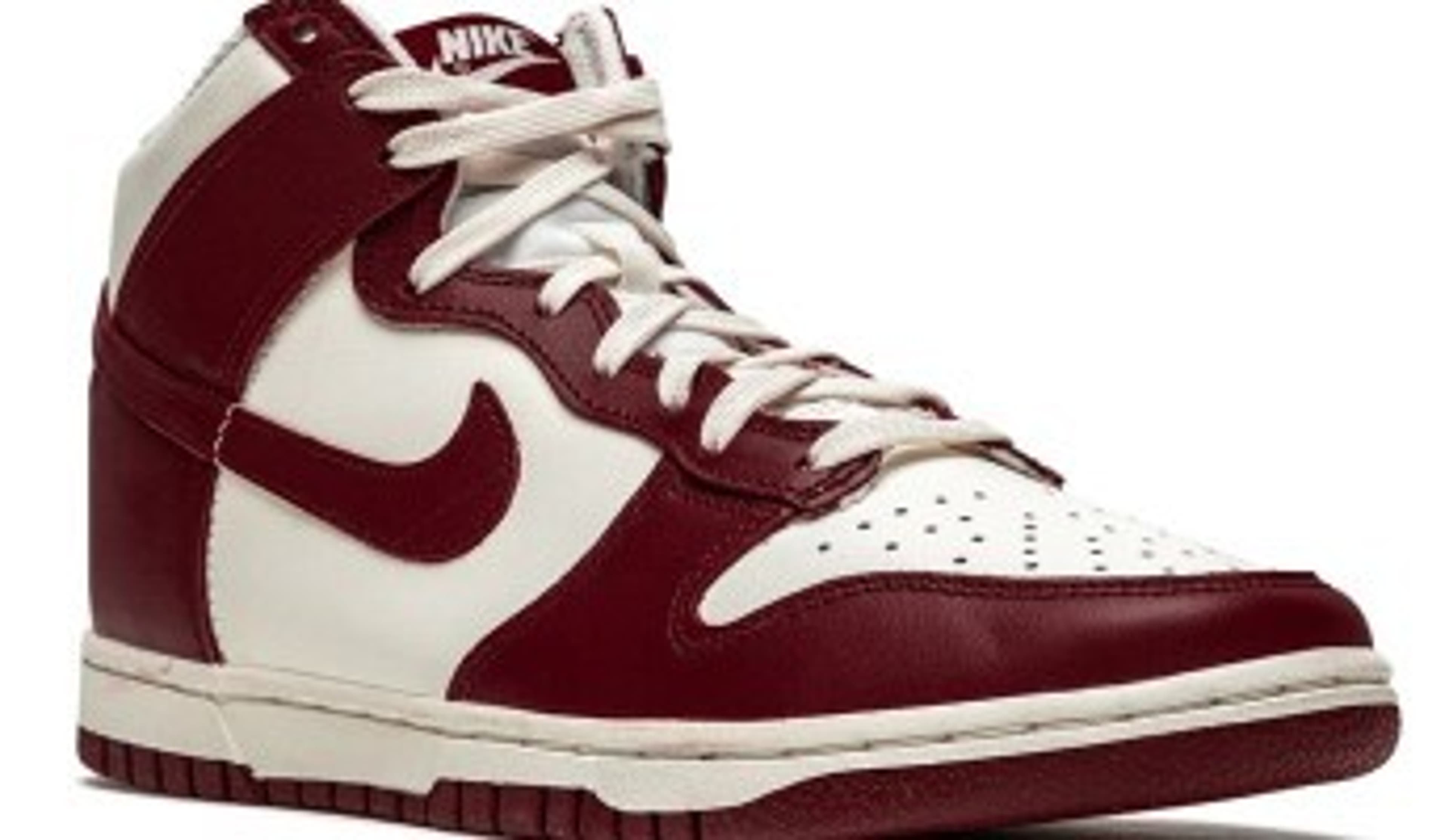  Nike Dunk High sneakers in team red and pale ivory 